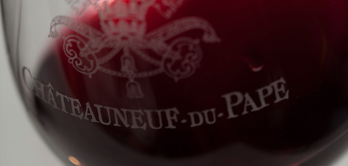 Vinurile din Lirac: O alternativă accesibilă la Châteauneuf-du-Pape